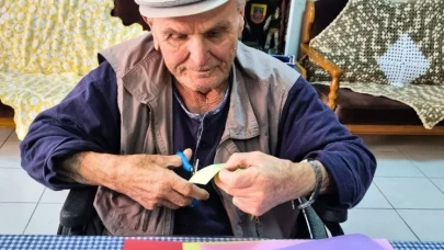 Huzurevi sakinleri için el işi etkinliği: Keyifli ve üretken bir gün geçirildi