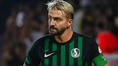 Caner Erkin Sakaryaspor ile yollarını mı ayırdı?