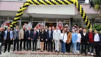 Hopa'da Yeni Yabancı Dil Kursu Açıldı, İl Başkanı Törene Katıldı