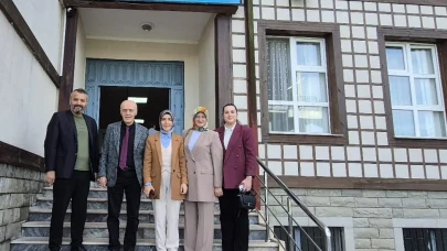 Rize'de AK Parti'den Öğrencilere Sosyal Yardım Hediyeleri ile Destek Projesi
