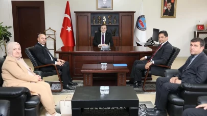Ticaret Borsası Yönetimi, Pazaryolu Kaymakamı'nı ziyaret ederek projeleri değerlendirdi