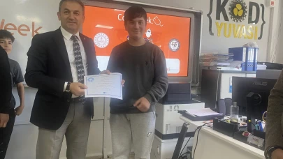 Beşikdüzü'nde Kodlama Haftası'nda Öğrencilere Teknoloji Eğitimi Verildi