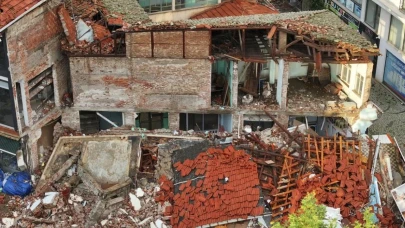 Marmara ve Ege'de 5,99 büyüklüğünde deprem, okullar tatil edildi ve hasar tespit edildi