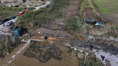 Foça’da sel faciası: Kayıp vatandaşın cansız bedenine ulaşıldı