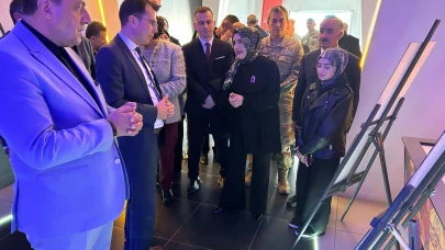 Narman'da Genç Sanatçılara Ait Renklerle Konuşan Eller Sergisi Açıldı