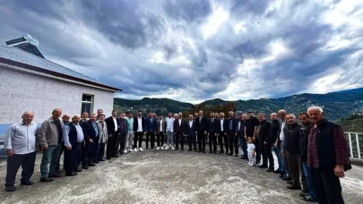 Akçaabat'ta Başkan Ekim Kaleönü Mahallesi'nde halkla buluşarak sorunları dinledi