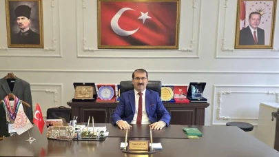Artvin'de Cumhuriyetin 102. yılı gururla kutlandı, eğitimde sorumluluk vurgulandı