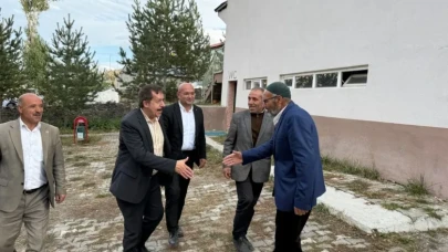 Milletvekili Fırat ve İlçe Yönetimi, Karayazı Mahallelerini Sahada Dinledi