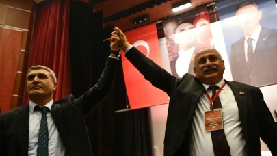 Atan, CHP Artvin İl Başkanlığı'na yeniden seçilerek birlik mesajı verdi