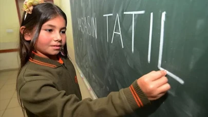 Eğitim Takviminde Değişiklikler: 13 Ekim 2025'te Okullar Tatil mi?