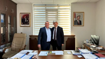 Pazar Ticaret ve Sanayi Odası, ihtiyaç sahibi öğrencilere kışlık mont desteği sağladı