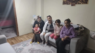 Artvin Kadın Kolları, hane ziyaretleriyle vatandaşların taleplerini dinliyor