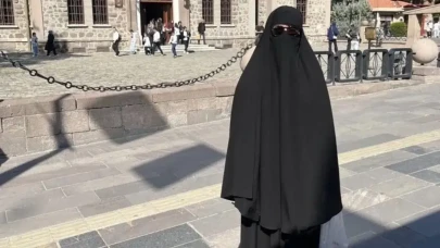 Ankara'da Çarşafla Metroya Binen Adam, Adli Kontrolle Serbest Bırakıldı!