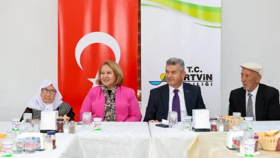 Artvin Valisi Ergün, Sakin Şehir Şavşat'ta Huzurevi Ziyareti Gerçekleştirdi