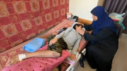 Filistinli Çocuklar Umutla Tedavi Beklerken Hayatlarını Kaybediyorlar