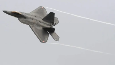 Göklerde görünmezlik efsanesinin sonu mu geliyor? Çinli pilot J-16 ile ABD'nin hayalet uçaklarını kilitledi! Uzmanlar ya F-35 ya da F-22 diyor