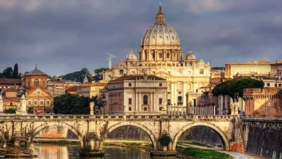 İtalya'ya Seyahat Rehberi: Hangi Ulaşım Yöntemleri Seçilmeli ve Vize Gereksinimleri Neler?