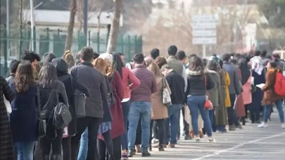 Kadın İşsizlik Oranı Neden Erkeklerin İki Katını Buldu? Türkiye İş Gücü Piyasasında Güncel Gelişmeler Nelerdir?