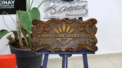 Karabağlar'da Ahşap Oymacılığına Dönüş: Geleneksel Sanat Rüzgarı Esti!