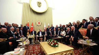 Şamil Tayyar'dan Seçim İttifakı İpuçları: Cumhurbaşkanı, CHP Harici Muhalefeti Tek Çatı Altında Topladı!