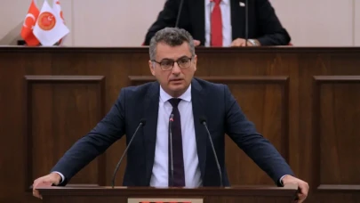 Tufan Erhürman: Siyasi Kariyeri ve Hayatıyla Tanınan İsim