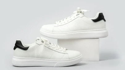 Yağmur çamur demeden keyifle giyeceksiniz! Beyaz ayakkabılarda kirden eser bile bırakmayan yöntem