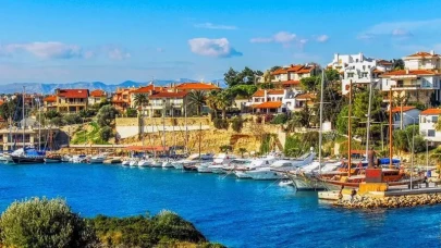 Çeşme’de Gezilecek Yerler: Tarihi ve Turistik Yerlerin Listesi