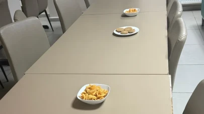 Öğrenciler Arasında Dayanışma: Şavşat Yurdu'nda Pusula Projesi Etkinliği Gerçekleşti