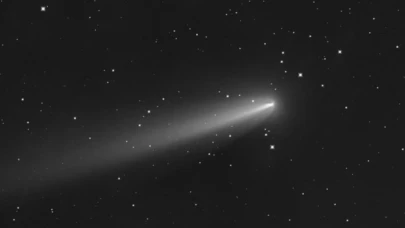 Kuyruklu Yıldız Gözlem Veritabanı COBS, 3I/ATLAS kuyruklu yıldızının, "1 Ocak 2000 ile 31 Aralık 2099" arasındaki dönemde Dünya'ya en yakın yaklaşımının, 1,798402 Astronomik Birim veya 269.037.114 kilometre mesafe ile, "19 Aralık 2025" günü gerçekleşeceğini hesapladı.