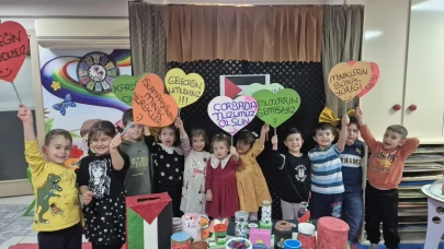 Minik öğrenciler ve yetişkinler Filistin'e 34.500 TL'lik bağışla dayanışma gösterdi