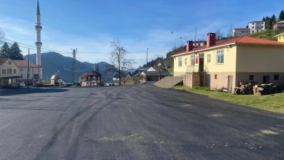 Sinlice Mahallesi'nde okul bahçesinde asfalt düzenlemeleri tamamlandı, mahalle halkı memnun kaldı