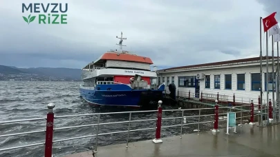 Fırtına Nedeniyle Deniz Ulaşımında Aksama: Feribot Seferleri Durduruldu!