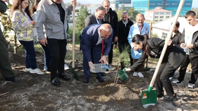 Arsin’de Milli Ağaçlandırma Günü Etkinliği Düzenlendi