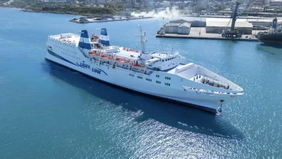 Seabridge feribotu Soçi'ye yanaşamıyor, vatandaşlar denizde bekliyor!