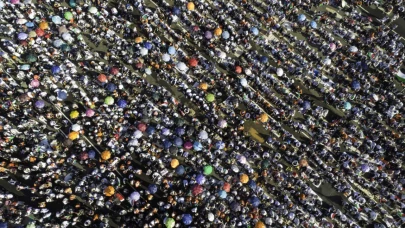 42 milyon kişinin yaşadığı dünyanın en kalabalık şehri batmaya başladı