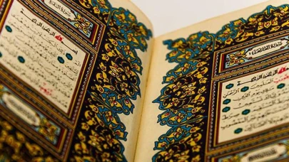 Tin Suresi: Okunuşu, Anlamı ve Faziletleri