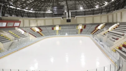 Gençler Buzda Dengeyi Buldu: Pasinler Gençlik Merkezi'nde Heyecan Dolu Etkinlik