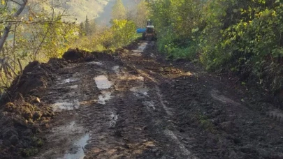 Şalpazarı'nda yol ve altyapı çalışmalarına hız kesmeden devam ediliyor