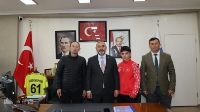 Arsin Belediye Başkanı, milli sporcuya Balkan Şampiyonası için destek verdi