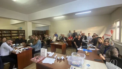 Beşikdüzü'nde Harezmi Eğitim Modeli Eğitici Eğitimleri Yoğun İlgiyle Devam Ediyor