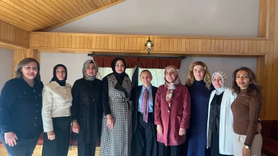 Erzurum'da AK Parti'den Kadınlar Komisyonu ile Sosyal Politika Toplantısı