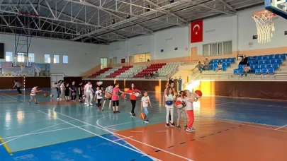 Erzurum Yakutiye’de Kırsal Mahallelere Yeni Spor Sahaları Kuruluyor