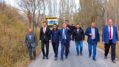 Bayburt'ta köy yolu genişletme çalışmaları hız kazanıyor, ulaşım kalitesi artacak