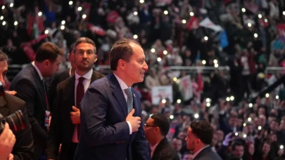 Yeniden Refah Partisi 3. Büyük Kongresi... Genel Başkan Erbakan: "Mevcut tüm mağduriyetleri çözüme kavuşturacağız"