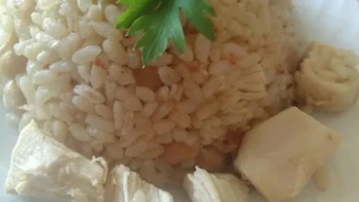 Pakistan Mutfağının Öne Çıkan Lezzeti: Tavuklu Pilav Tarifi!