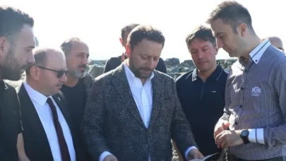 Avcı, Çayeli'nde yatırımları inceleyip vatandaşlarla buluştu, deniz turizmi için önemli projeleri duyurdu