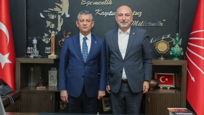 CHP Genel Başkanı Özgür Özel, Hopa ve Kemalpaşa'nın sorunlarını dinledi