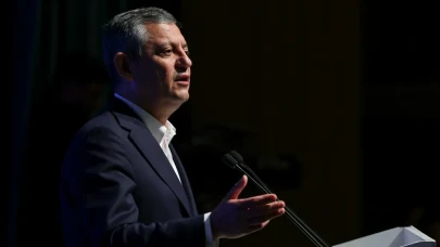 Özgür Özel: "Yüzlerce dava açıldı ama neredeyse hiçbirinde kamu görevlileri sanık sandalyesine oturtulmadı"