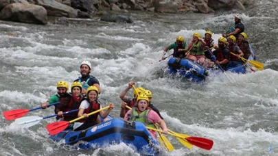 Rize'de Rafting Sporu