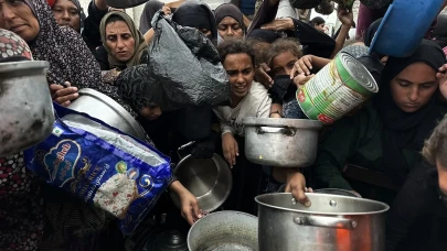 İsrail'in Gazze'deki insani yardım tuzağında 2 bin 614 Filistinli katledildi!